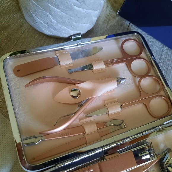 Professional Makeup Kit & Manicure Gift Set NWT! - 18 pc Rose Gold with case! - Picture 6 of 16